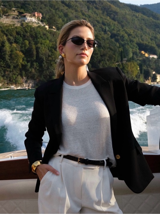 AUREUM Black Sunglasses